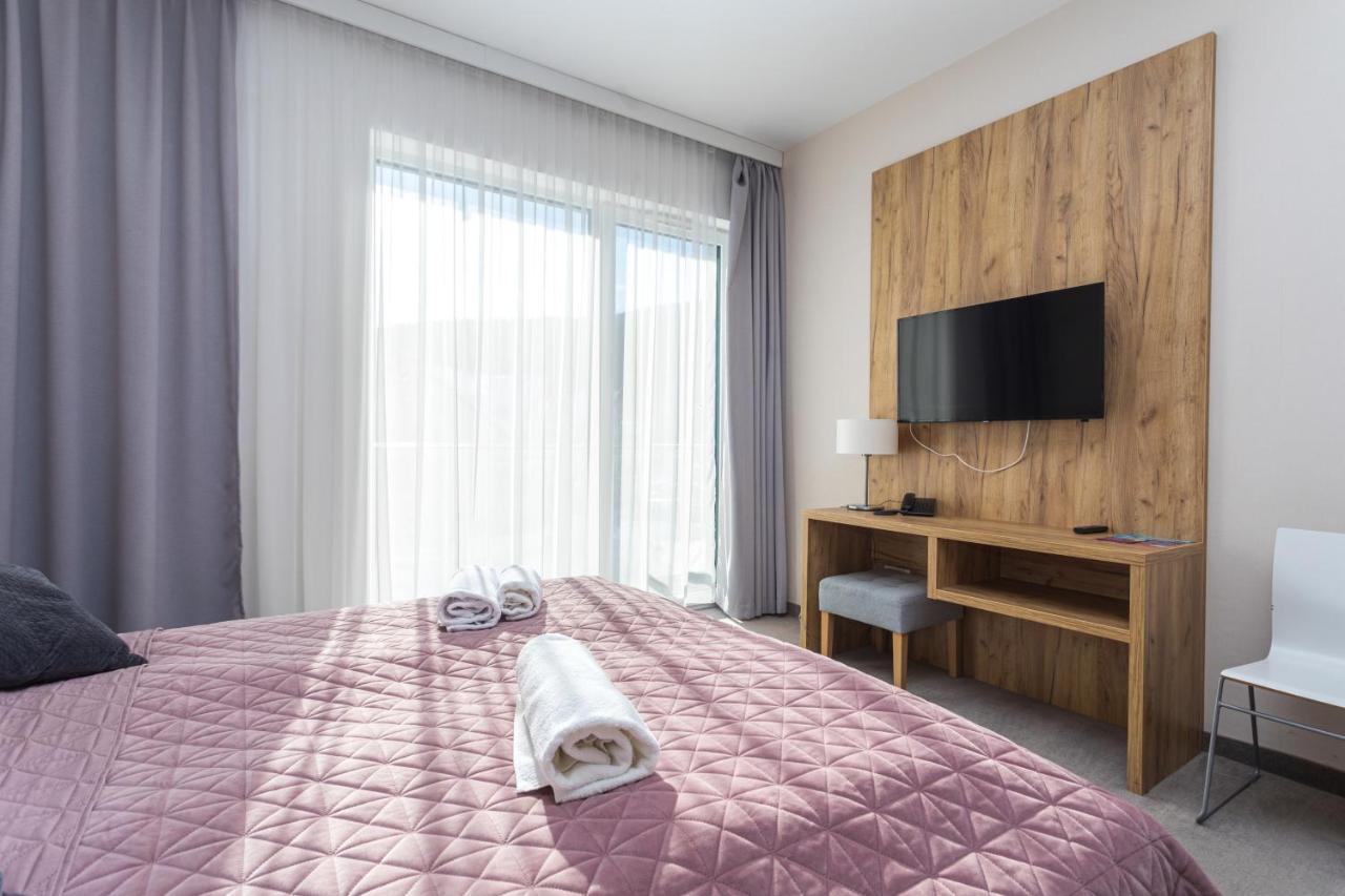 Aparthotel Apartamenty Czarna Gora 239 Sienna  Dış mekan fotoğraf